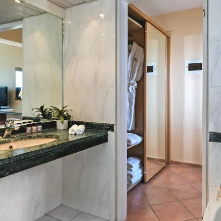 ホテル ディバーニ コルフパレス コルフ島