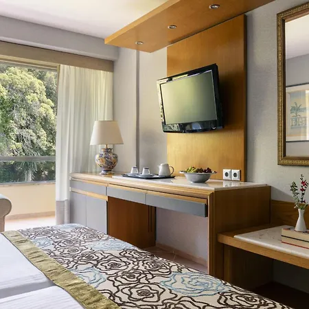 ディバーニ コルフパレス ホテル 4*